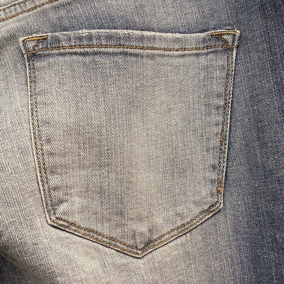 KanCan Signature Estilo Jeans Distressed Mid Rise Frayed Hem Size 15/31 - Picture 3 of 10